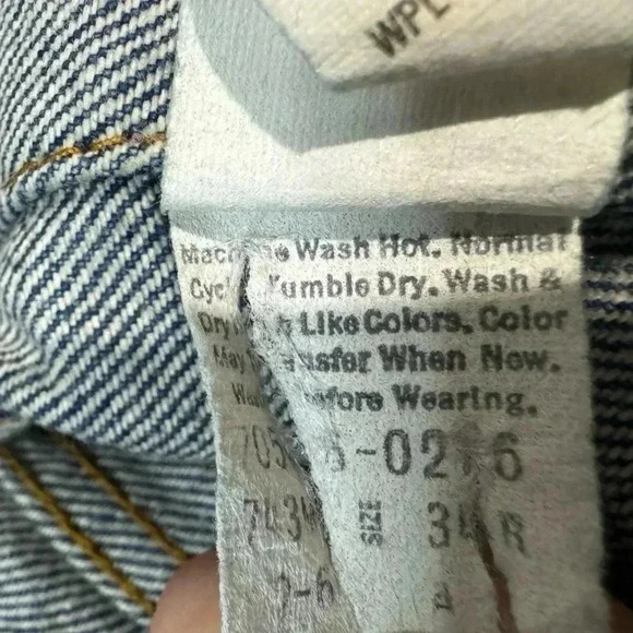 Vintage Levi's Denim Jacket Women's Red tab - Picture 12 of 13